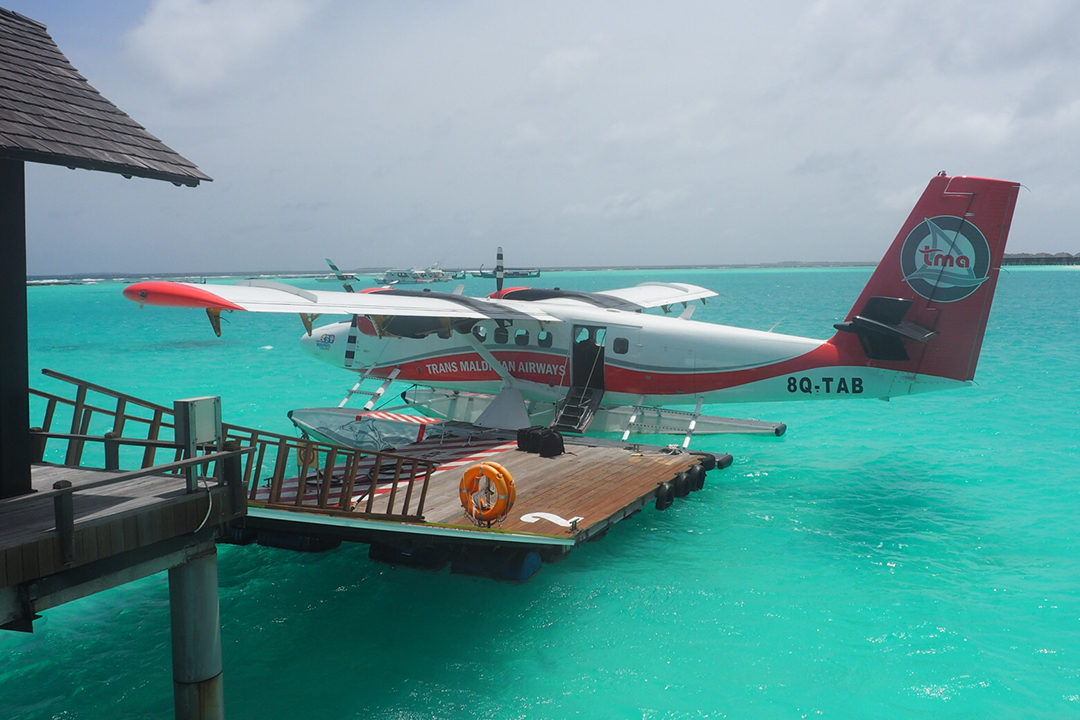 OUR FIRST FLIGHT ON A SEAPLANE - Mumpack Travel